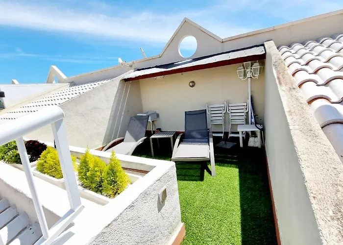 Los Locos Beach Apartment * Торевьиа