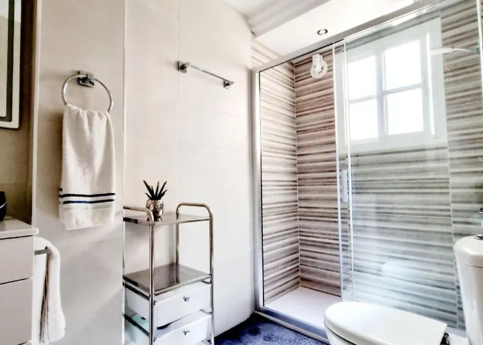 Los Locos Beach Apartment Торевьиа