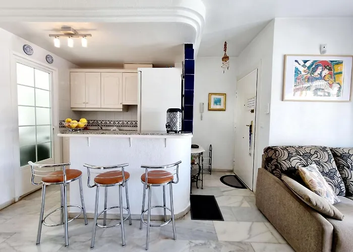Апартаменты Los Locos Beach Apartment *