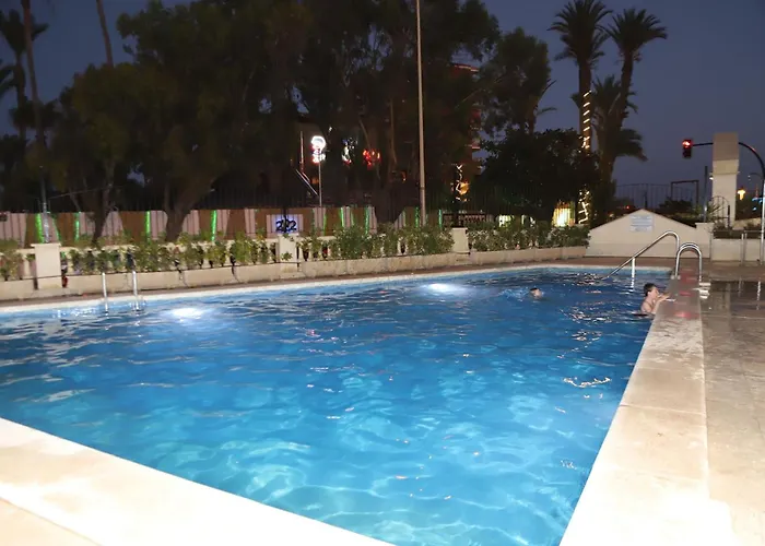 Апартаменты Los Locos Beach Apartment *