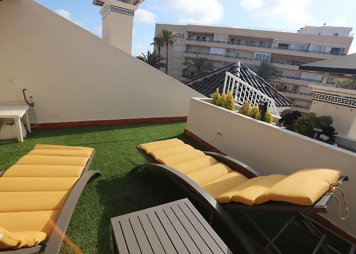 Los Locos Beach Apartment * Торевьиа