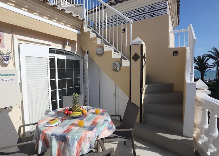 Los Locos Beach Apartment * Торевьиа
