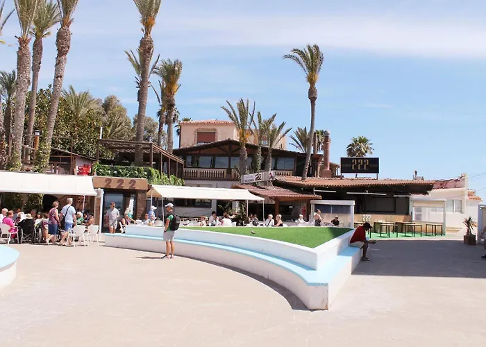 Los Locos Beach Apartment * Торевьиа
